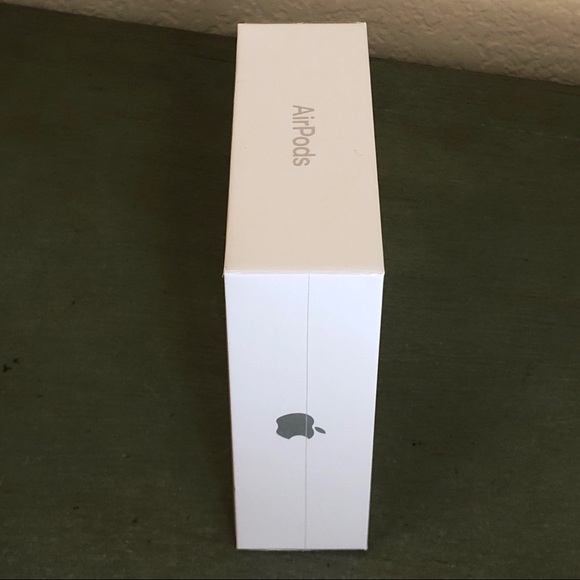 NWT Apple AirPods 2nd Gen w/Charging Case & Warranty - Picture 5 of 7